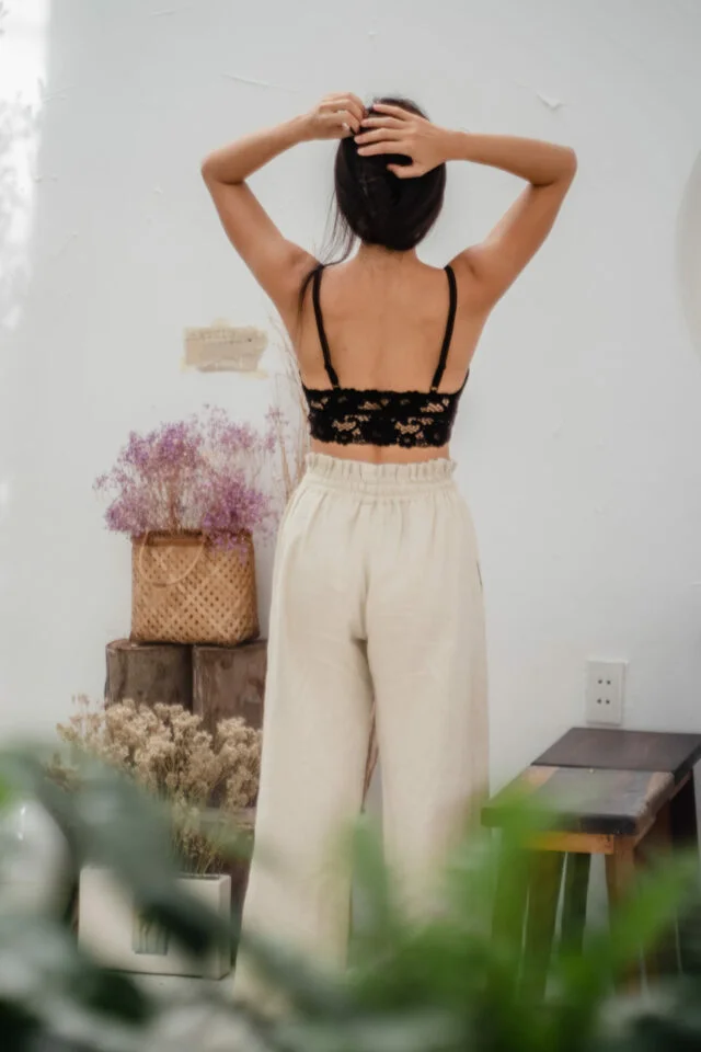 linen pants from the back